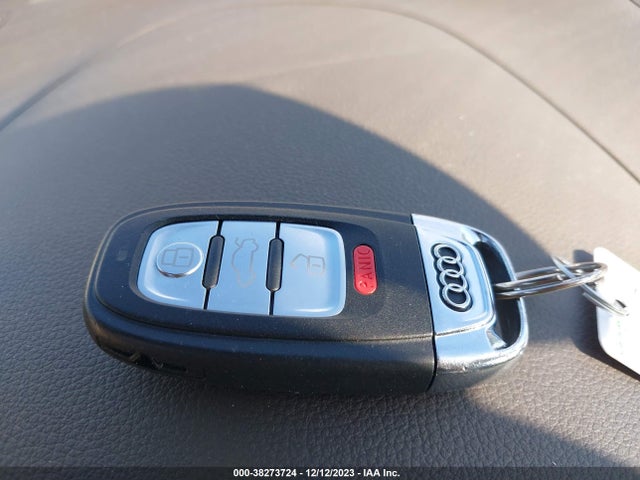 Audi Q5 2.0t Premium 2016 WA1L2AFP4GA118181 Image 11
