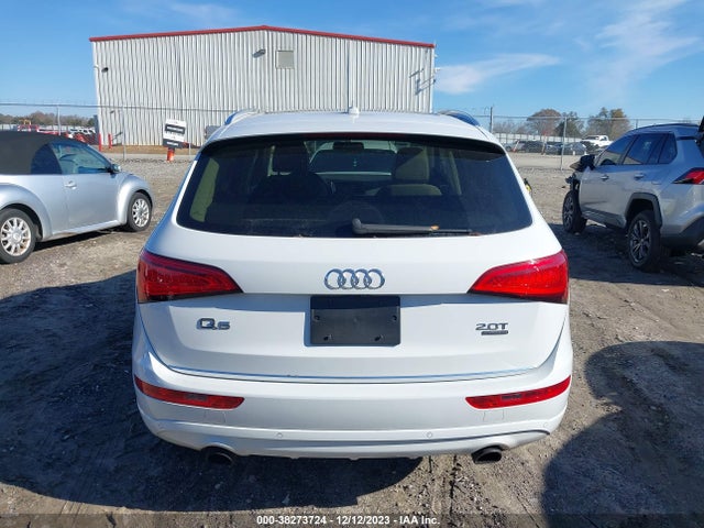 Audi Q5 2.0t Premium 2016 WA1L2AFP4GA118181 Image 17