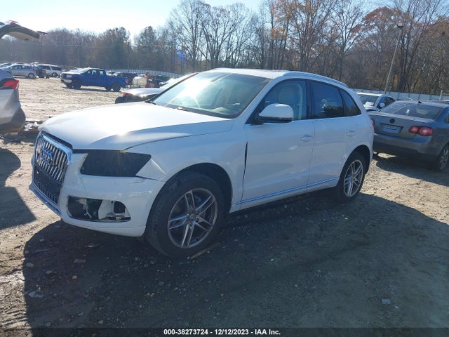 Audi Q5 2.0t Premium 2016 WA1L2AFP4GA118181 Image 2