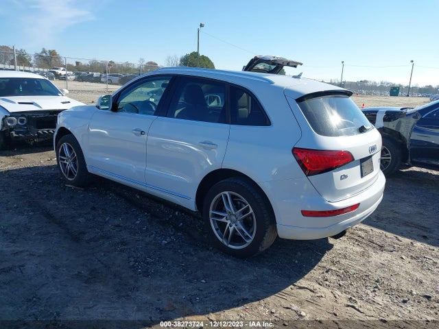 Audi Q5 2.0t Premium 2016 WA1L2AFP4GA118181 Image 3