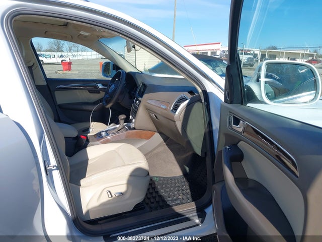 Audi Q5 2.0t Premium 2016 WA1L2AFP4GA118181 Image 5
