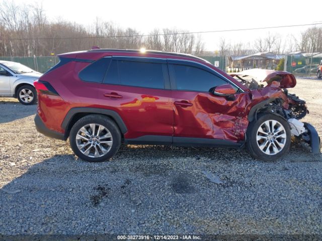 2T3A1RFVXNW312712 Toyota Rav4 Xle Premium