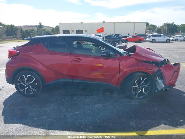 Toyota C-HR XLE 2020 NMTKHMBX1LR107450 Image 13