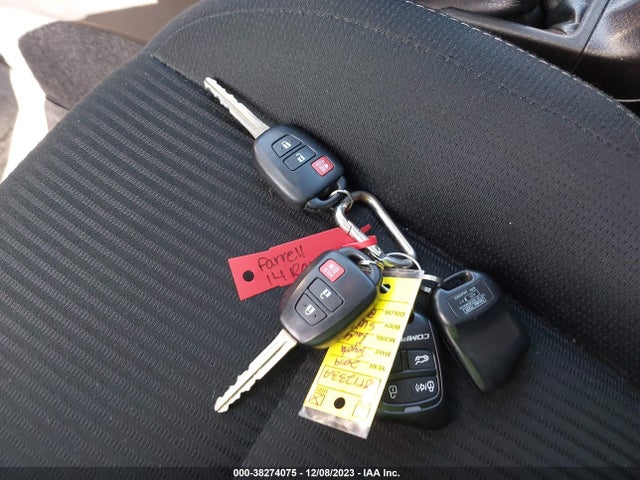 2014 TOYOTA RAV4 XLE VIN: 2T3RFREV8EW161164