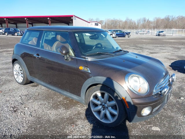 2010 MINI COOPER WMWMF3C57ATU76915 Photo 0