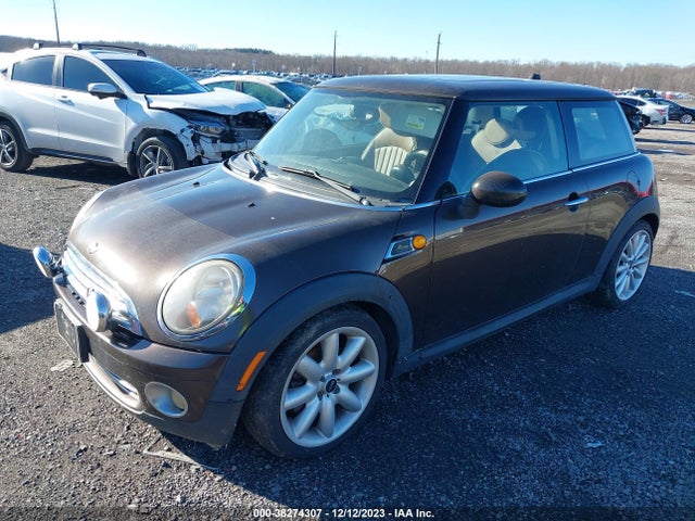 2010 MINI COOPER WMWMF3C57ATU76915 Photo 1