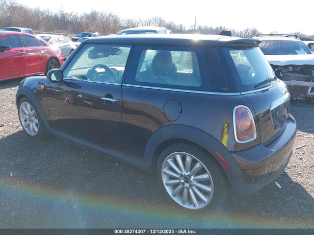2010 MINI COOPER WMWMF3C57ATU76915 Photo 2
