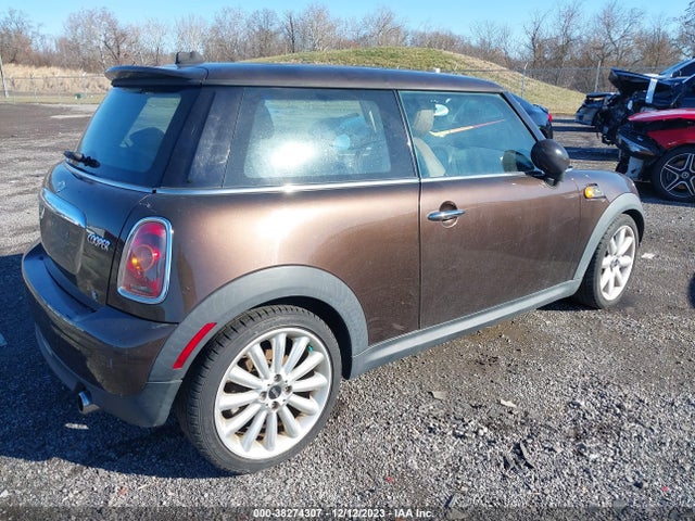 2010 MINI COOPER WMWMF3C57ATU76915 Photo 3