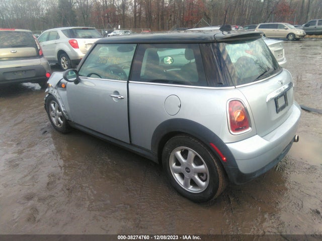 2008 MINI COOPER WMWMF33548TT65555 Photo 2