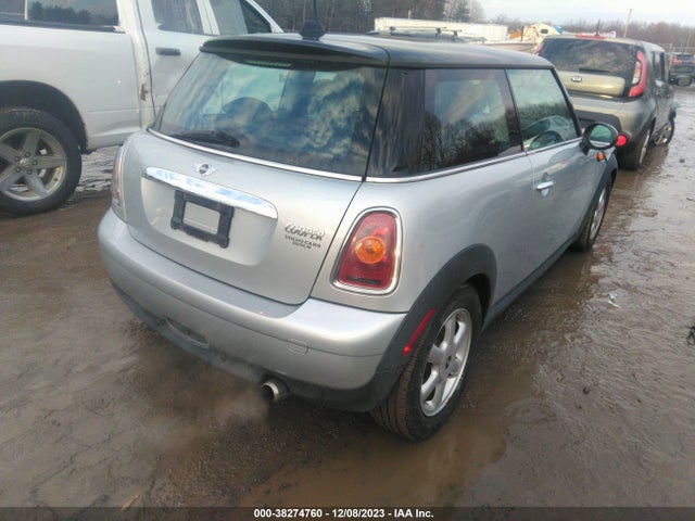 2008 MINI COOPER WMWMF33548TT65555 Photo 3