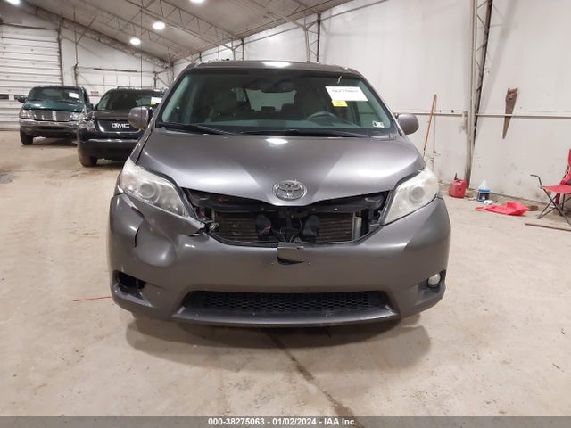 2012 TOYOTA SIENNA XLE V6 8 PASSENGER VIN: 5TDYK3DC8CS257802