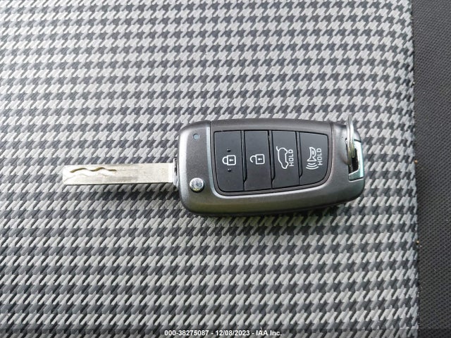 2019 HYUNDAI KONA SE VIN: KM8K1CAA8KU267232