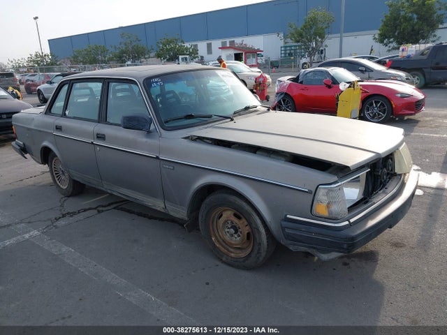 1992 VOLVO 240 GL VIN: YV1AS8811N1462671