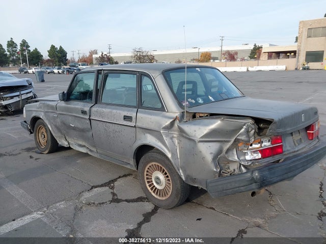 1992 VOLVO 240 GL VIN: YV1AS8811N1462671