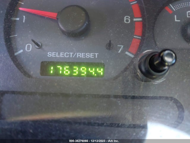 2002 FORD MUSTANG DELUXE/PREMIUM/STANDARD VIN: 1FAFP40402F192381