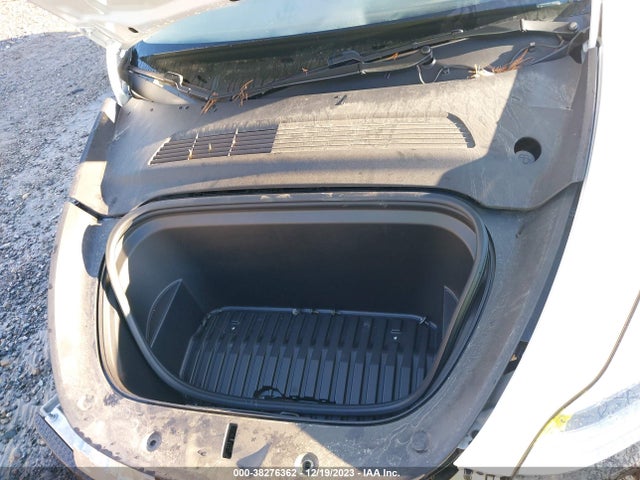 Tesla Model Y Long Range 2020 5YJYGDEE1LF012030 Image 10