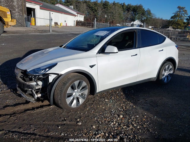 Tesla Model Y Long Range 2020 5YJYGDEE1LF012030 Image 2