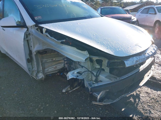 Tesla Model Y Long Range 2020 5YJYGDEE1LF012030 Image 6