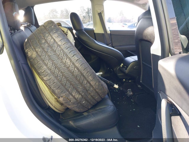 Tesla Model Y Long Range 2020 5YJYGDEE1LF012030 Image 8