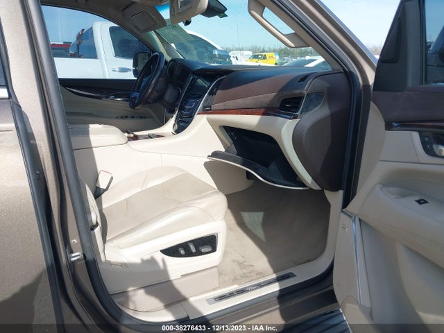 1GYS3MKJ1FR565501 Cadillac Escalade Luxury