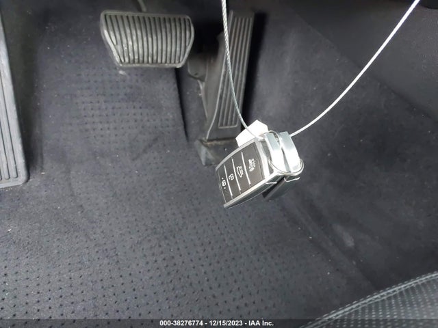 Genesis G80 3.8 2017 KMHGN4JE3HU203949 Image 11