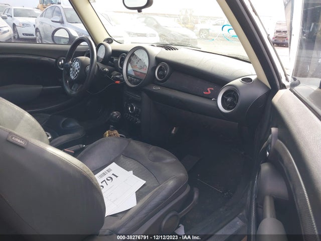 2011 MINI COOPER S CLUBMAN WMWZG3C53BTY35469 Photo 4