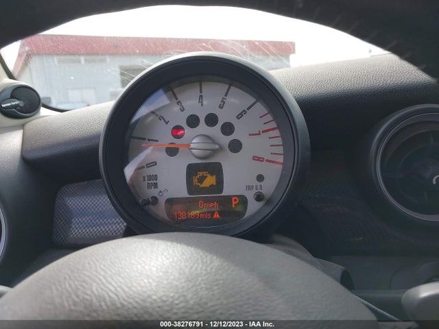2011 MINI COOPER S CLUBMAN WMWZG3C53BTY35469 Photo 6
