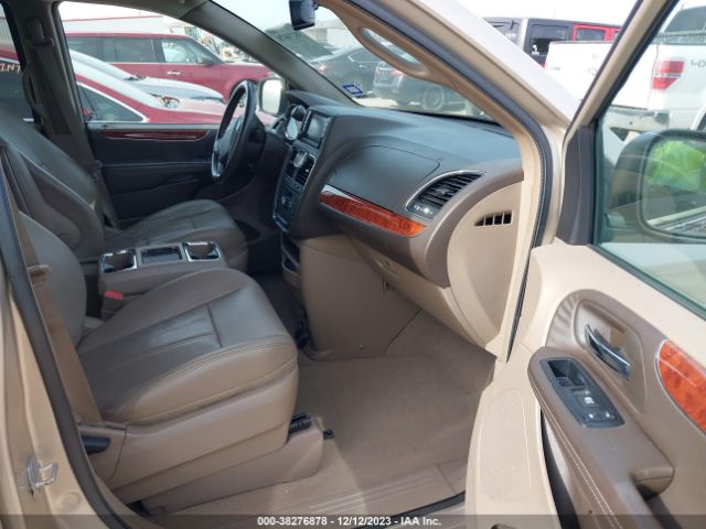 2C4RC1BG8ER156489 Chrysler Town  Country Touring