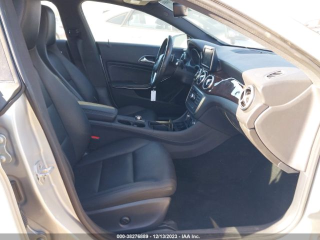 2014 MERCEDES-BENZ CLA-CLASS WDDSJ4EB2EN026817 Photo 4