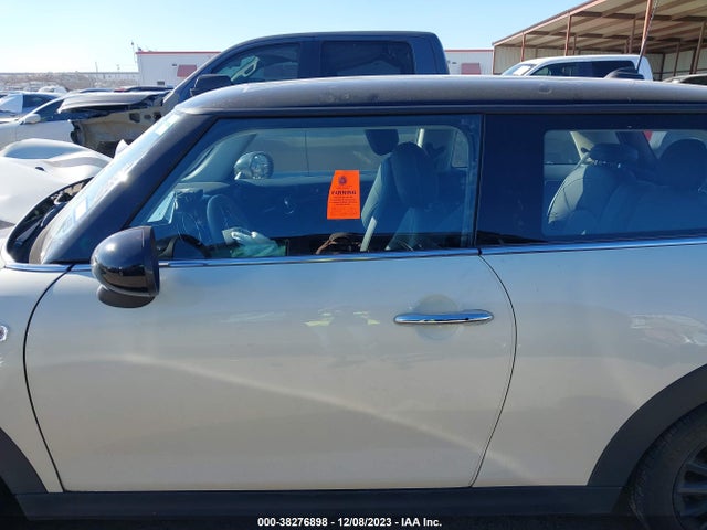 WMWXP5C57K2H96302 Mini Hardtop 2 Door Cooper