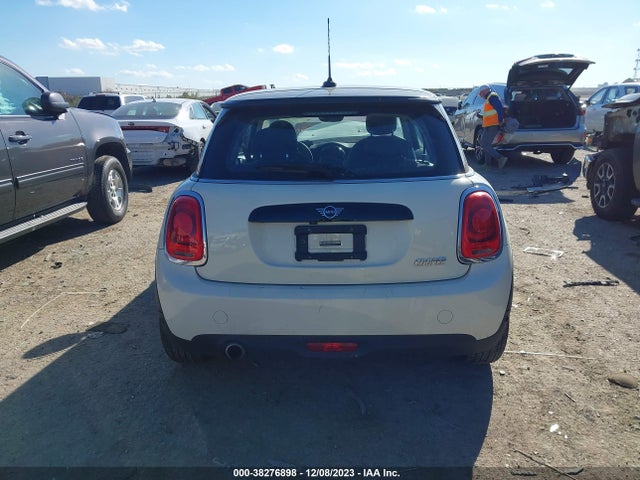 WMWXP5C57K2H96302 Mini Hardtop 2 Door Cooper