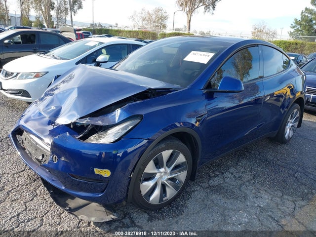 Tesla Model Y Long Range 2021 5YJYGDEE8MF287427 Image 2