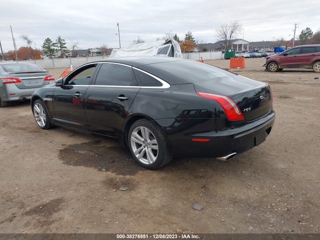 2011 JAGUAR XJ SAJWA2GB8BLV17236 Photo 2