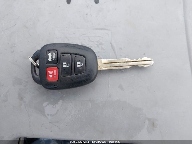 2012 TOYOTA CAMRY SE VIN: 4T1BF1FK2CU135981