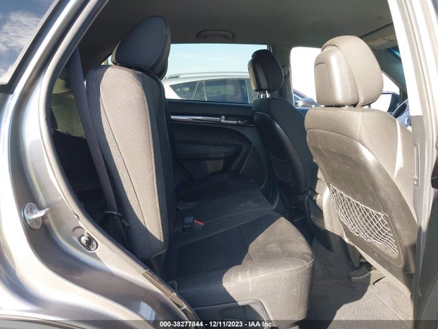 2015 KIA SORENTO LX V6 VIN: 5XYKTDA72FG605871