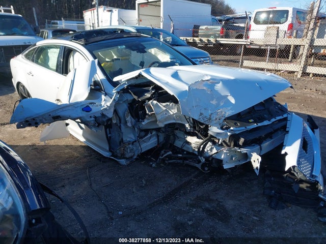 2019 JAGUAR XJ SAJWA2GE2KMW21791 Photo 0