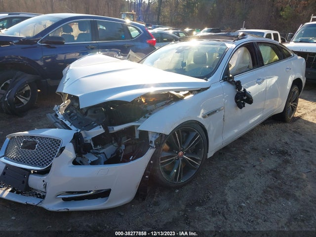 2019 JAGUAR XJ SAJWA2GE2KMW21791 Photo 1