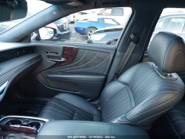 2018 LEXUS LS 500H JTHCYLFF6J5000705 Photo 4