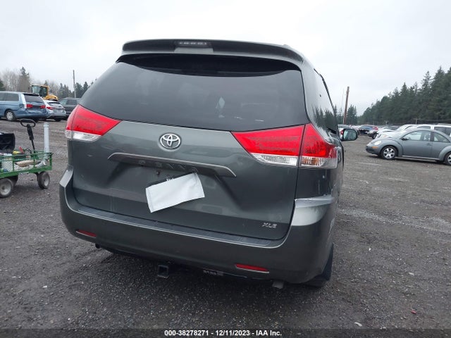 Toyota SIENNA XLE 2014 5TDYK3DC8ES419530 Image 16