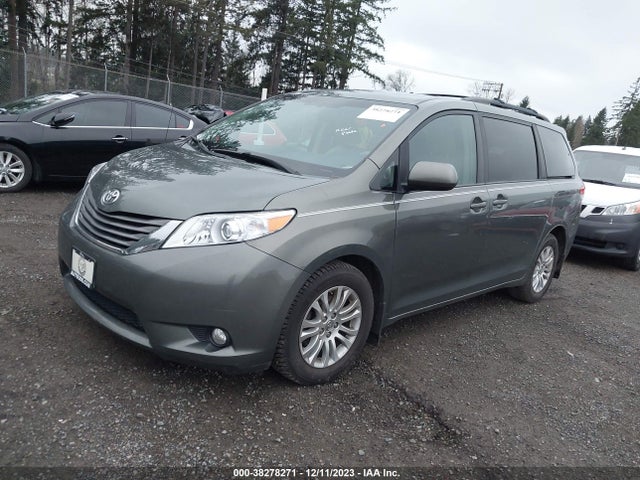 Toyota SIENNA XLE 2014 5TDYK3DC8ES419530 Image 2