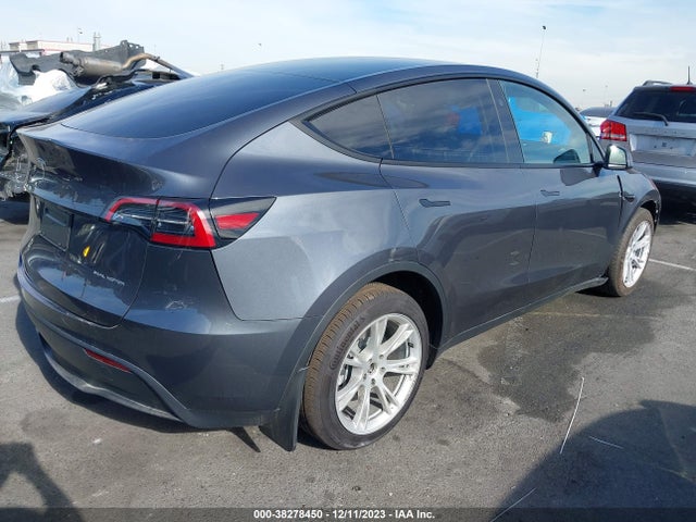 2023 TESLA MODEL Y 7SAYGDEE8PF877943 Photo 3