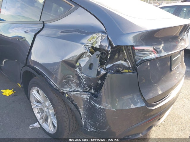 2023 TESLA MODEL Y 7SAYGDEE8PF877943 Photo 5