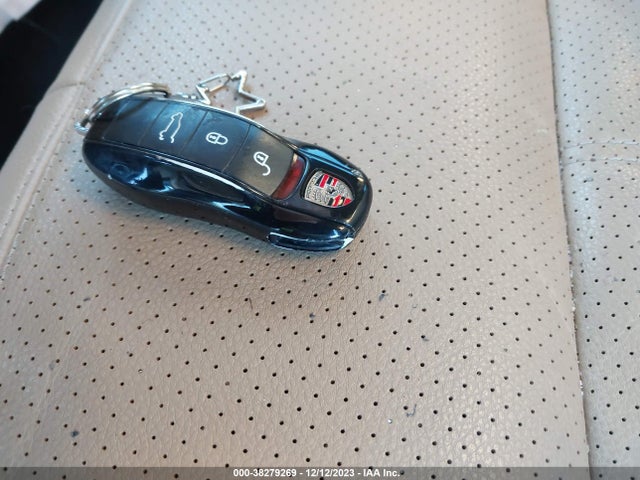 2017 PORSCHE CAYENNE WP1AA2A26HKA91142 Photo 10