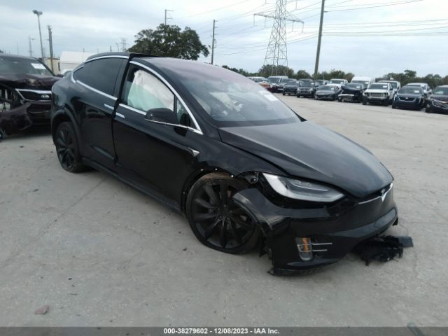 2020 TESLA MODEL X 5YJXCBE29LF300413