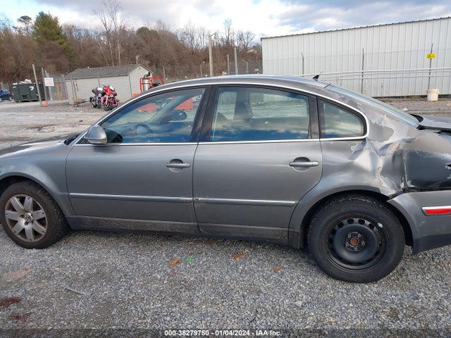 2005 VOLKSWAGEN PASSAT GLS VIN: WVWAD63B85P033982