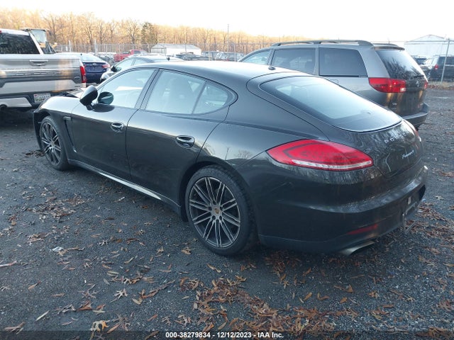 2016 PORSCHE PANAMERA WP0AA2A79GL003559 Photo 2