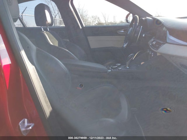 ZARFAEAV5J7590743 Alfa Romeo Giulia Quadrifoglio Rwd