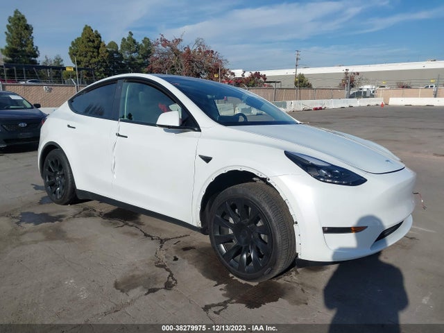 2023 TESLA MODEL Y 7SAYGDEE9PF675726 Photo 0