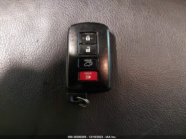 Toyota RAV4 SE 2018 2T3JFREV4JW785907 Image 11