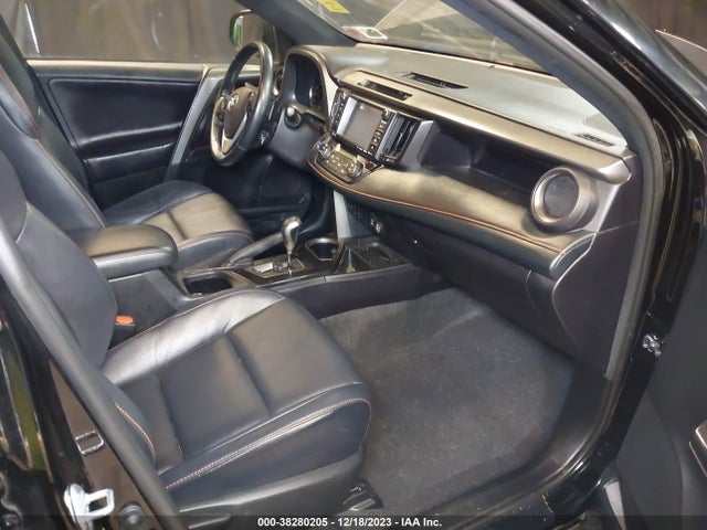 Toyota RAV4 SE 2018 2T3JFREV4JW785907 Image 5